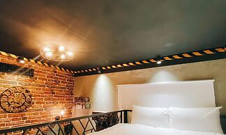 Hexing Hotel