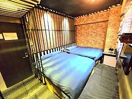 Hexing Hotel