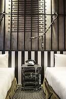 Hexing Hotel