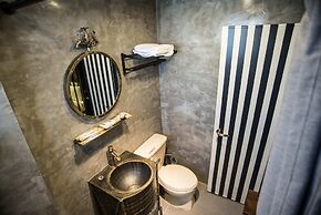 Hexing Hotel