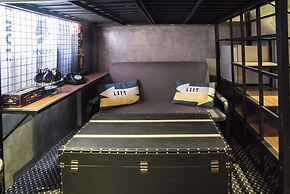 Hexing Hotel
