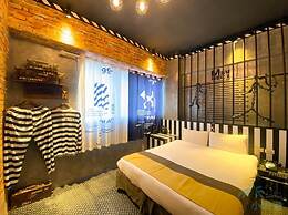 Hexing Hotel