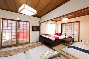 Naha Condominium Maejima House