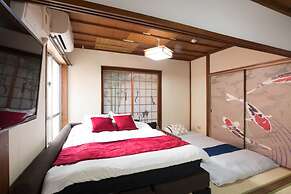 Naha Condominium Maejima House