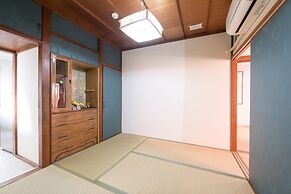 Naha Condominium Maejima House