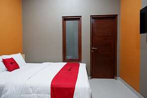 RedDoorz Syariah near Stasiun Tegal