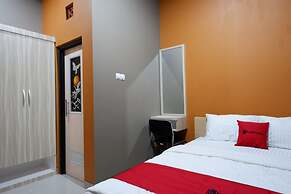 RedDoorz Syariah near Stasiun Tegal