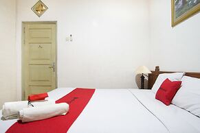RedDoorz near Pantai Falajawa Ternate