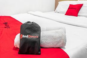 RedDoorz @ Kebon Kacang