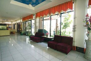 RedDoorz Plus near Pelabuhan Bitung
