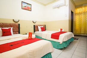 RedDoorz Plus near Pelabuhan Bitung