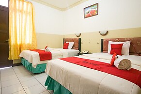 RedDoorz Plus near Pelabuhan Bitung