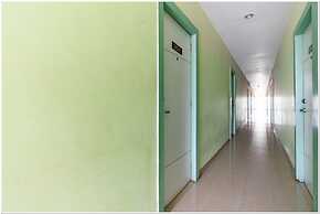 RedDoorz Plus @ Hertasning Area
