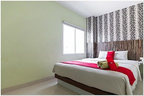 RedDoorz Plus @ Hertasning Area