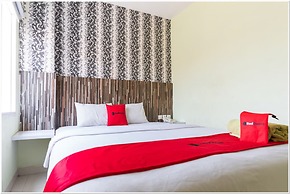 RedDoorz Plus @ Hertasning Area