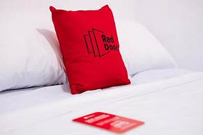 RedDoorz @ Jalan Pattimura Palu