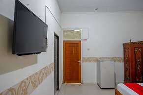 RedDoorz Plus @ Alam Raya Hotel
