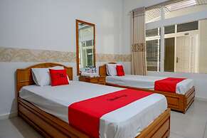 RedDoorz Plus @ Alam Raya Hotel