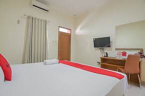 RedDoorz near IPDN 2