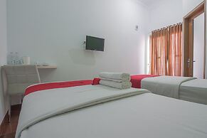 RedDoorz Plus near Alun Alun Kuningan