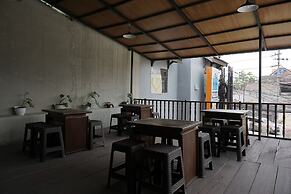 RedDoorz Hostel @ Borobudur Street