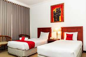 RedDoorz Plus Syariah near Java Supermall Semarang 2