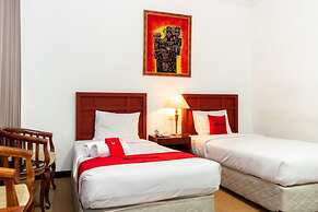 RedDoorz Plus Syariah near Java Supermall Semarang 2