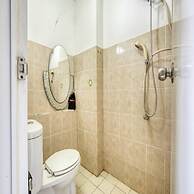 RedDoorz Apartment @ Green Bay Pluit
