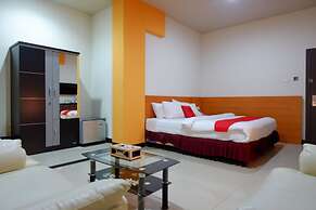 RedDoorz Plus @ Cameloan Hotel Palu