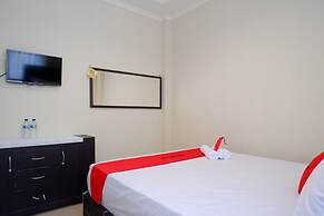 RedDoorz near Millenium Waterpark Palu