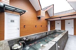 RedDoorz Premium near Centre Point Mall Medan