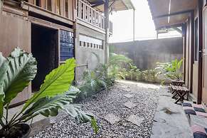 RedDoorz @ Omah Kayu Homestay