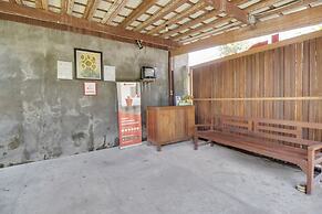 RedDoorz @ Omah Kayu Homestay