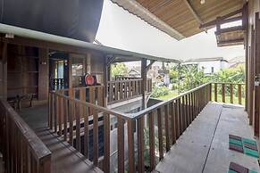 RedDoorz @ Omah Kayu Homestay