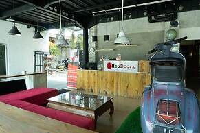 RedDoorz near Alun Alun Madiun