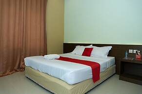 RedDoorz near Alun Alun Madiun