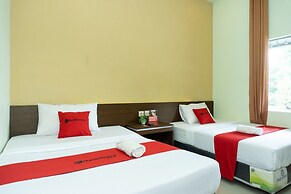 RedDoorz near Alun Alun Madiun