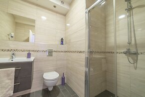 Apartmani D & J