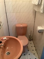 Guest House Hotel Chrisna - Hostel