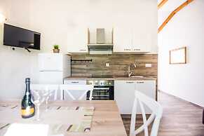 Apartments Tarragon