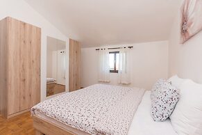 Apartment Lucija