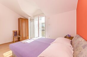 Apartments Mira I