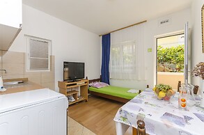 Apartments Mira I