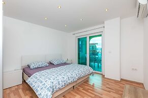 Apartments Road Star