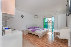 Apartments Road Star
