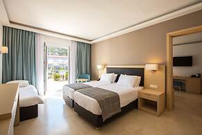 Paleros Beach Resort