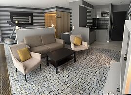 SL'otel im Parforcehaus