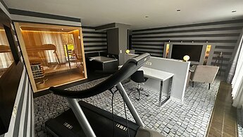 SL'otel im Parforcehaus