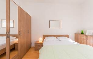 Apartments Mactra