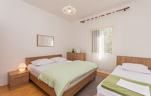 Apartments Mactra